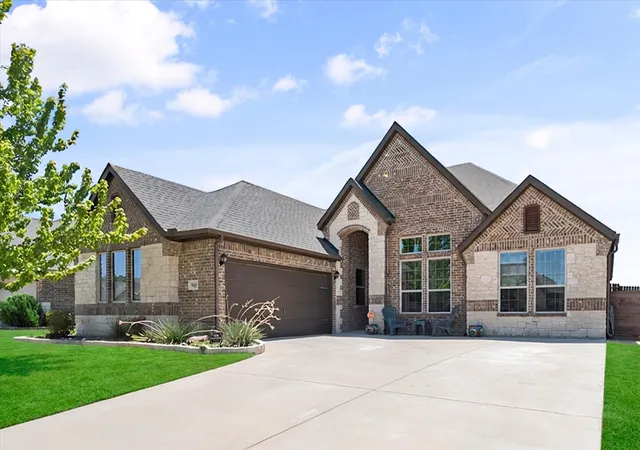 Photo 2 of Sale Pending at 5021 Chisholm View Dr, Fort Worth, TX 76123 | MLS# 21356965 | Listing updated on 2026-08-30