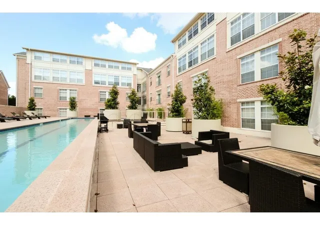 Photo 4 of Condo for sale at 2305 Worthington St #135, Dallas, TX 75204 | MLS# 21359813 | Listing updated on 2026-08-25