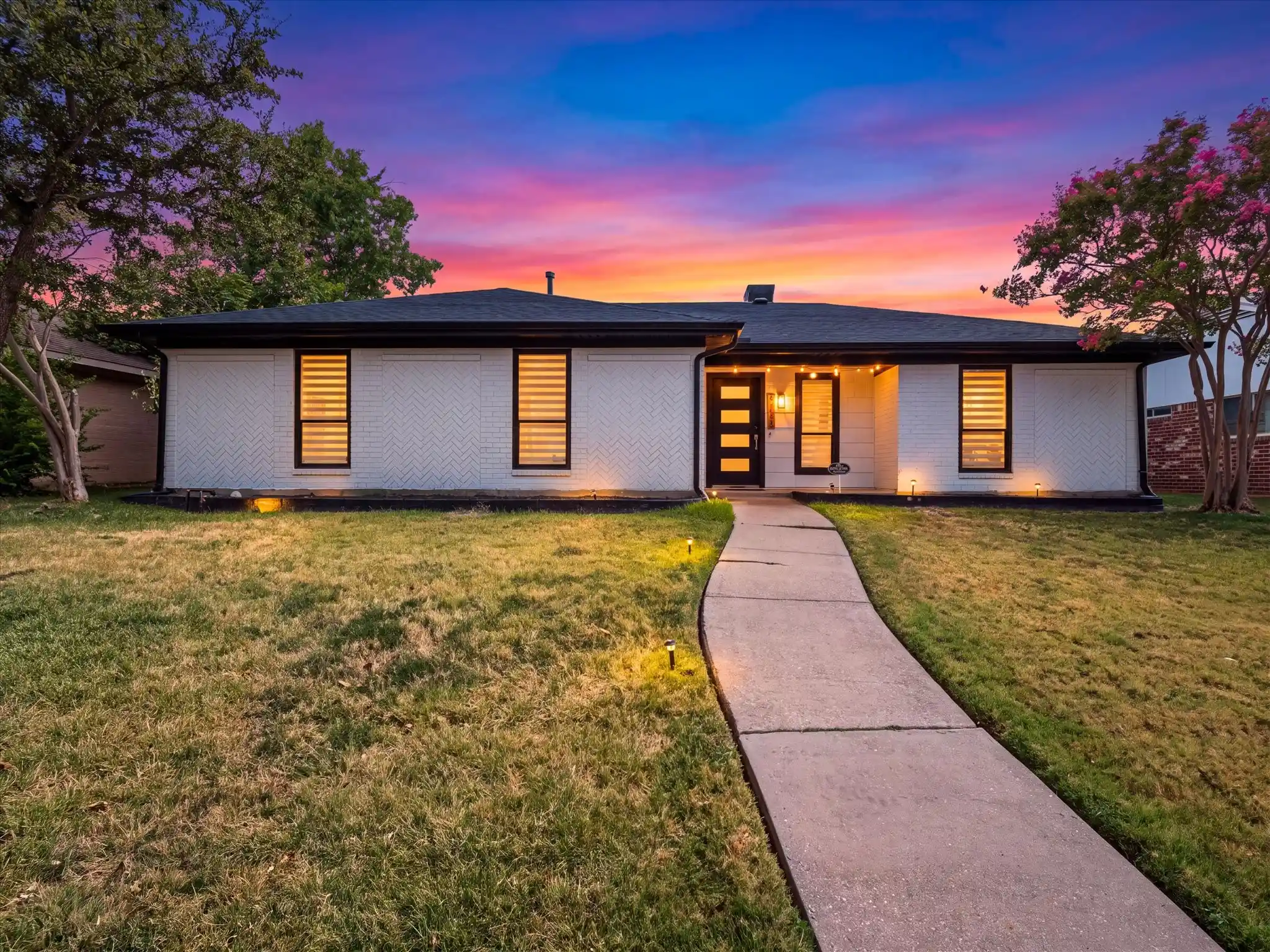 Photo 1 of Single family home for sale at 2216 Stonebrook Dr, Carrollton, TX 75007 | MLS# 21358908 | Listing updated on 2026-10-10
