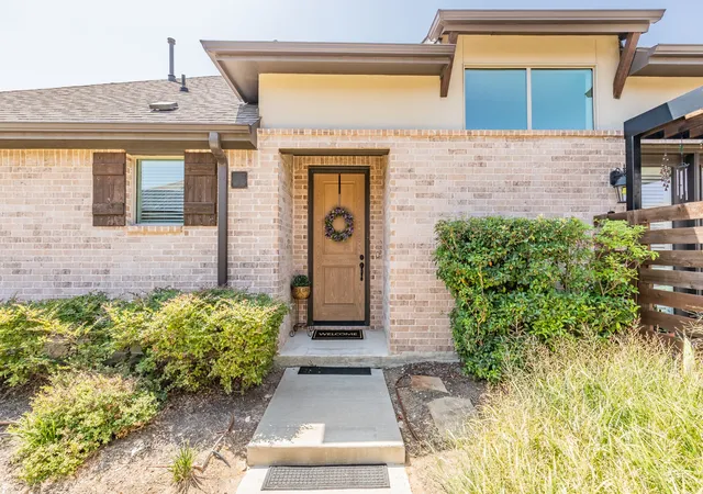 Photo 3 of Townhouse for sale at 1634 Dewberry Ln, Garland, TX 75042 | MLS# 21359675 | Listing updated on 2026-08-15