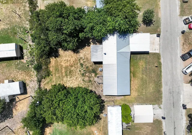 Photo 1 of Sale Pending at 125 Enchanted Oaks Ct, Hudson Oaks, TX 76087 | MLS# 21359734 | Listing updated on 2026-08-31