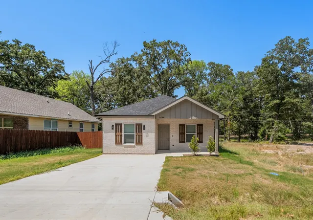 Photo 2 of Single family home for sale at 6144 Shawnee Dr, Mabank, TX 75156 | MLS# 21359934 | Listing updated on 2026-08-21