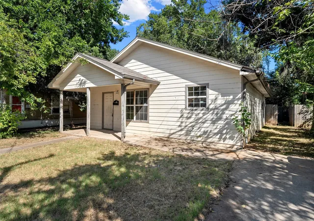 Photo 2 of Single family home for sale at 1309 Tabor St, Waco, TX 76704 | MLS# 21349023 | Listing updated on 2026-09-25