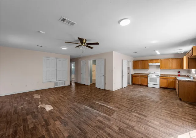 Photo 3 of Single family home for sale at 1309 Tabor St, Waco, TX 76704 | MLS# 21349023 | Listing updated on 2026-09-25