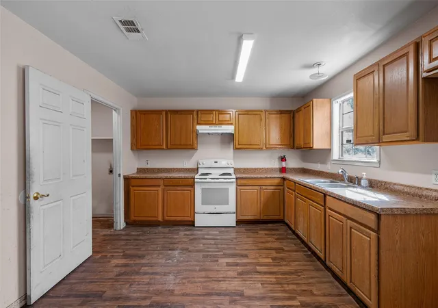 Photo 4 of Single family home for sale at 1309 Tabor St, Waco, TX 76704 | MLS# 21349023 | Listing updated on 2026-09-25