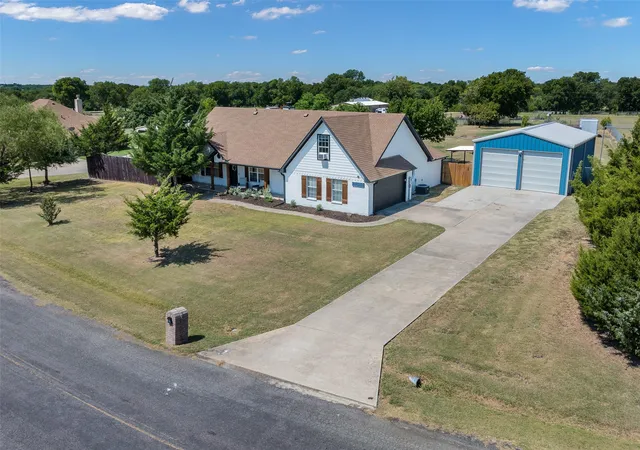 Photo 3 of Sale Pending at 6560 Meadow Ridge Cir, Nevada, TX 75173 | MLS# 21358078 | Listing updated on 2026-09-01