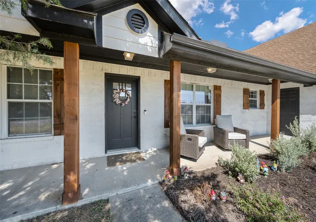 Photo 4 of Sale Pending at 6560 Meadow Ridge Cir, Nevada, TX 75173 | MLS# 21358078 | Listing updated on 2026-09-01
