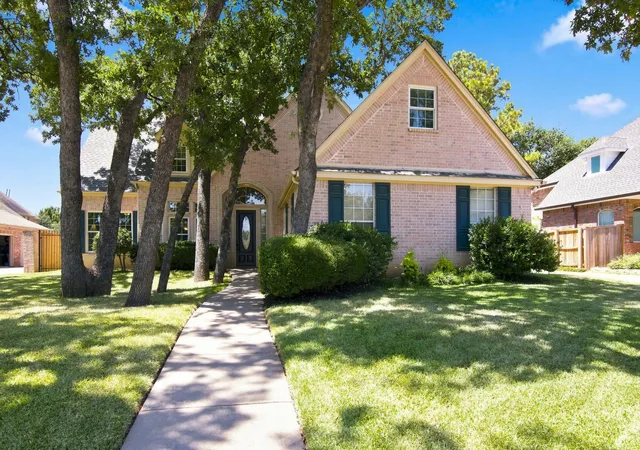 Photo 2 of Single family home for sale at 8321 Brandonwood Dr, North Richland Hills, TX 76182 | MLS# 21356100 | Listing updated on 2026-08-18