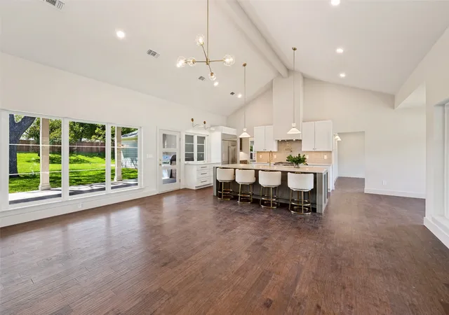 Photo 3 of Sale Pending at 4000 Tamworth Rd, Fort Worth, TX 76116 | MLS# 21356806 | Listing updated on 2026-10-08
