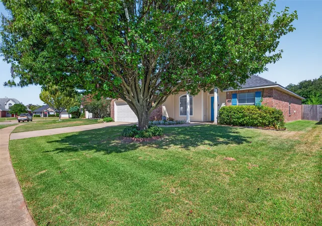 Photo 3 of Single family home for sale at 418 Heritage Dr, Bossier City, LA 71112 | MLS# 21357262 | Listing updated on 2026-08-15