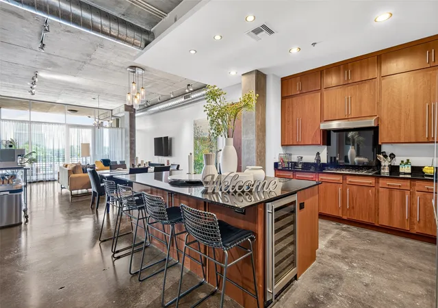 Photo 2 of Sale Pending at 3030 Bryan St #306, Dallas, TX 75204 | MLS# 21360039 | Listing updated on 2026-08-28