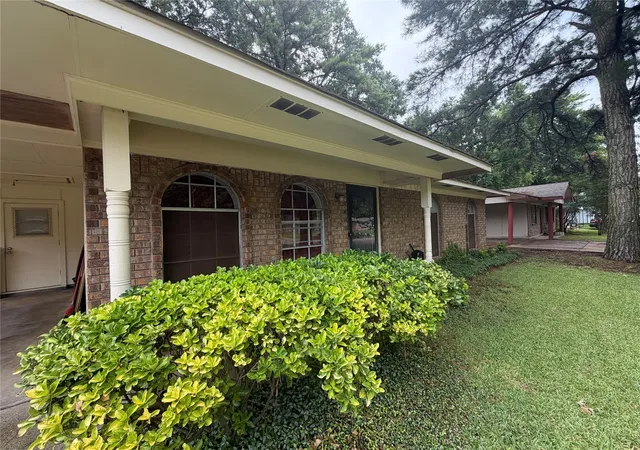 Photo 3 of Single family home for sale at 1514 Teekell St, Bossier City, LA 71111 | MLS# 21358596 | Listing updated on 2026-08-15