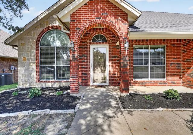 Photo 3 of Single family home for sale at 6829 Cheatham Dr, Watauga, TX 76148 | MLS# 21357931 | Listing updated on 2026-09-18