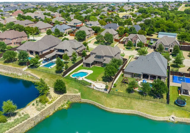 Photo 3 of Single family home for sale at 941 Jessica Ln, Prosper, TX 75078 | MLS# 21360064 | Listing updated on 2026-10-05