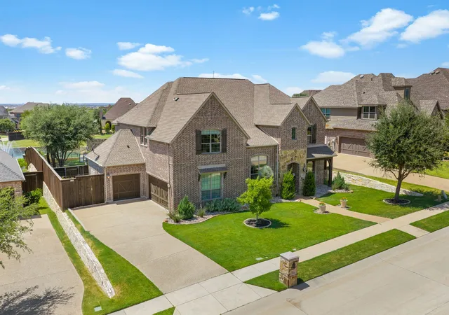Photo 3 of Single family home for sale at 941 Jessica Ln, Prosper, TX 75078 | MLS# 21360064 | Listing updated on 2026-10-05