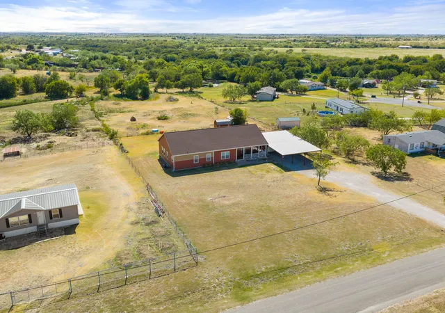 Photo 2 of Single family home for sale at 737 Bunk House Dr, Venus, TX 76084 | MLS# 21358947 | Listing updated on 2026-08-17