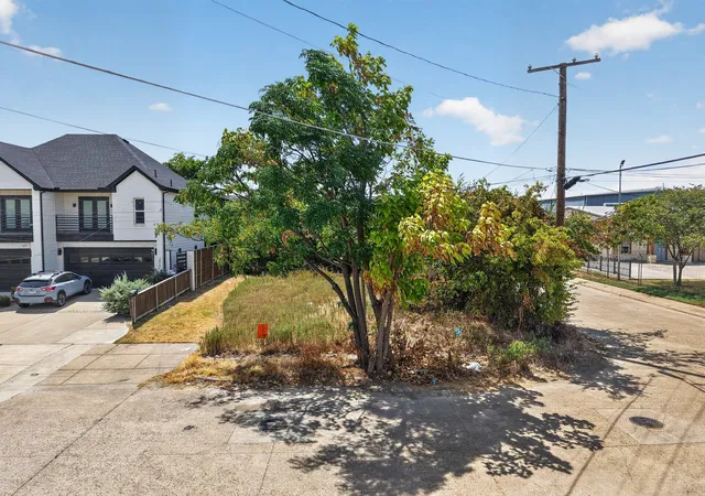 Photo 3 of Land for sale at 2823 Harston St, Dallas, TX 75212 | MLS# 21359889 | Listing updated on 2026-10-02