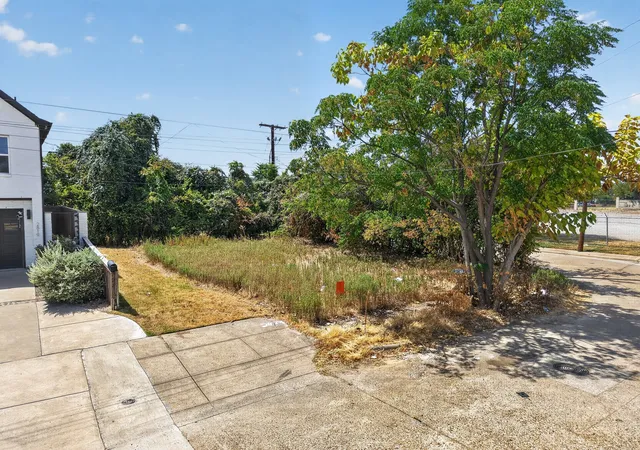 Photo 4 of Land for sale at 2823 Harston St, Dallas, TX 75212 | MLS# 21359889 | Listing updated on 2026-10-02