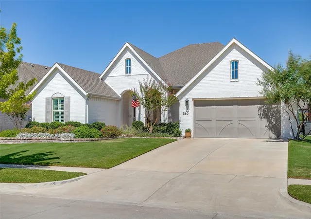 Photo 2 of Sale Pending at 560 Point Vista Dr, Aledo, TX 76008 | MLS# 21358520 | Listing updated on 2026-08-27