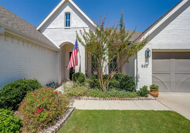 Photo 3 of Sale Pending at 560 Point Vista Dr, Aledo, TX 76008 | MLS# 21358520 | Listing updated on 2026-08-27