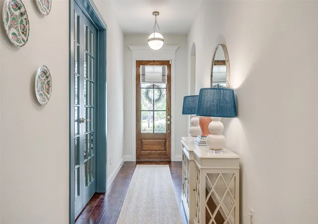 Photo 3 of Sale Pending at 560 Point Vista Dr, Aledo, TX 76008 | MLS# 21358520 | Listing updated on 2026-08-27