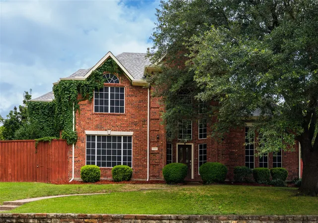 Photo 1 of Single family home for sale at 2988 Hillingdon Dr, Richardson, TX 75082 | MLS# 21360112 | Listing updated on 2026-08-27