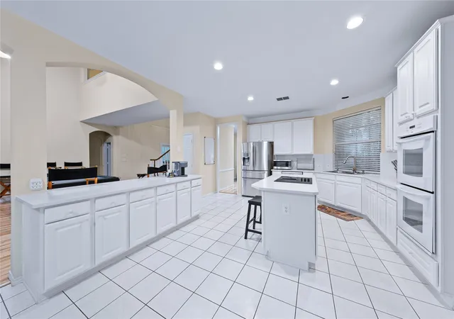 Photo 4 of Single family home for sale at 2988 Hillingdon Dr, Richardson, TX 75082 | MLS# 21360112 | Listing updated on 2026-08-27