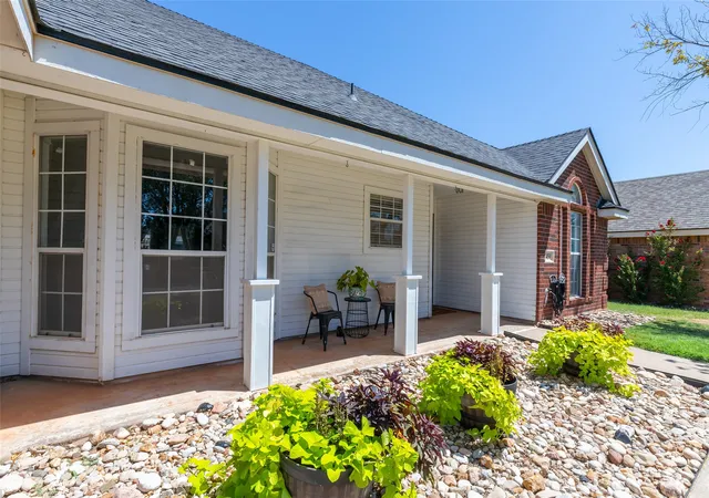 Photo 3 of Sale Pending at 4450 Cole Dr, Abilene, TX 79606 | MLS# 21358834 | Listing updated on 2026-08-31