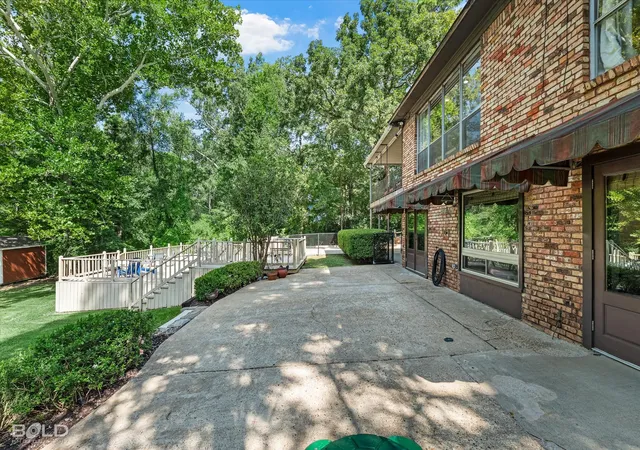 Photo 3 of Sale Pending at 2838 Oak Mont Cir, Shreveport, LA 71119 | MLS# 21356498 | Listing updated on 2026-10-06