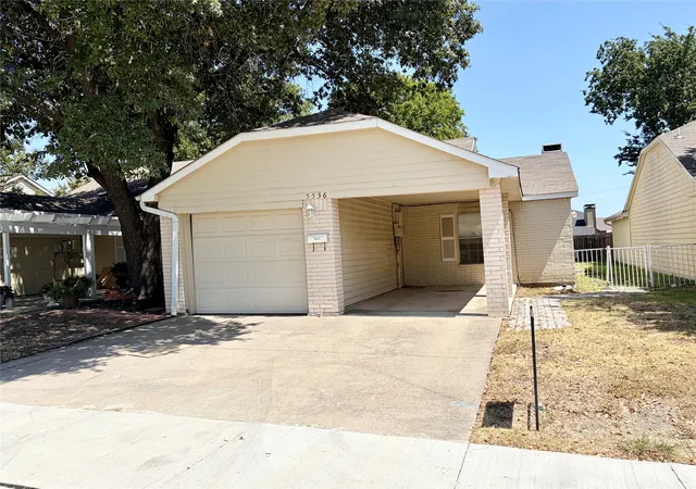 Photo 2 of Single family home for sale at 5536 Club Crest Dr, Mesquite, TX 75150 | MLS# 21360067 | Listing updated on 2026-08-20