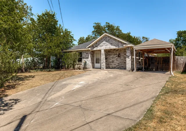 Photo 2 of Single family home for sale at 2932 Cypress Ave, Dallas, TX 75227 | MLS# 21360109 | Listing updated on 2026-10-02