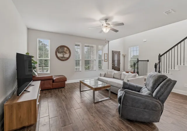 Photo 2 of Sale Pending at 7905 Chapman Cir, Rowlett, TX 75089 | MLS# 21358029 | Listing updated on 2026-10-08