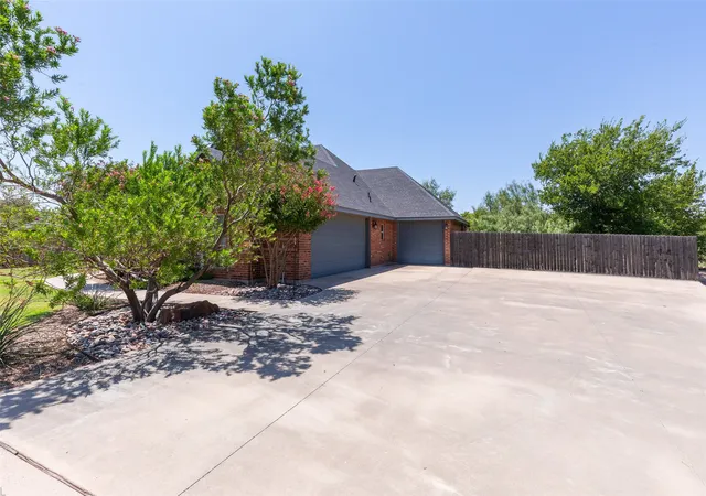 Photo 2 of Single family home for sale at 1418 Roadrunner Ct, Abilene, TX 79601 | MLS# 21359607 | Listing updated on 2026-09-20