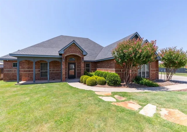 Photo 4 of Single family home for sale at 1418 Roadrunner Ct, Abilene, TX 79601 | MLS# 21359607 | Listing updated on 2026-09-20