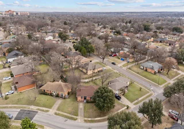 Photo 3 of Sale Pending at 3916 Kushla Ave, Dallas, TX 75216 | MLS# 21360179 | Listing updated on 2026-08-20