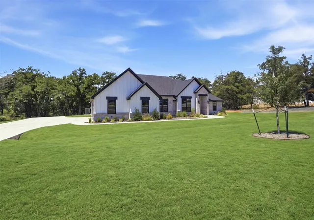 Photo 2 of Single family home for sale at 2017 Forest Bridge Dr, Azle, TX 76020 | MLS# 21357162 | Listing updated on 2026-08-15