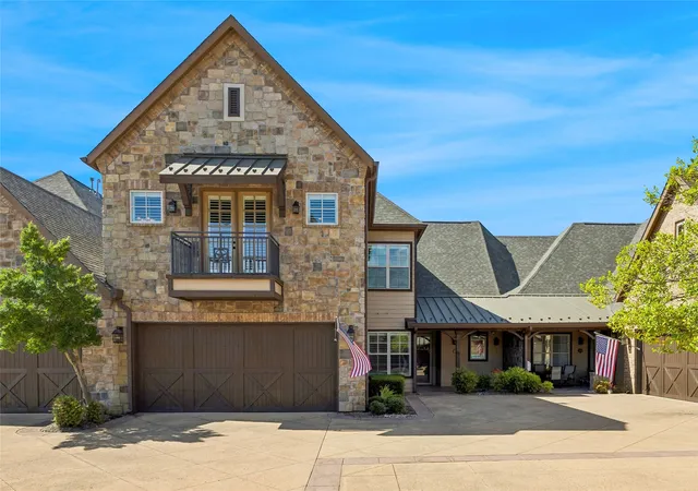 Photo 1 of Single family home for sale at 310 Watermere Dr, Southlake, TX 76092 | MLS# 21359679 | Listing updated on 2026-08-19