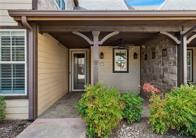 Photo 3 of Single family home for sale at 310 Watermere Dr, Southlake, TX 76092 | MLS# 21359679 | Listing updated on 2026-08-19