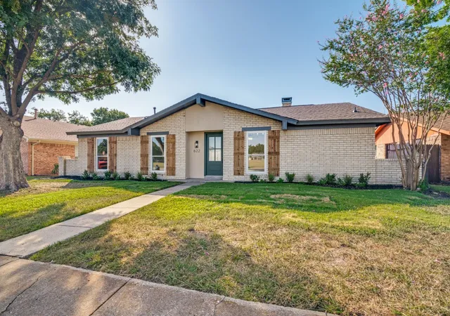 Photo 2 of Single family home for sale at 622 Grinnell Dr, Garland, TX 75043 | MLS# 21359561 | Listing updated on 2026-10-07