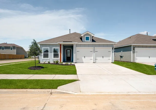 Photo 1 of Single family home for sale at 9609 Logan Square Dr, Fort Worth, TX 76140 | MLS# 21360244 | Listing updated on 2026-08-21