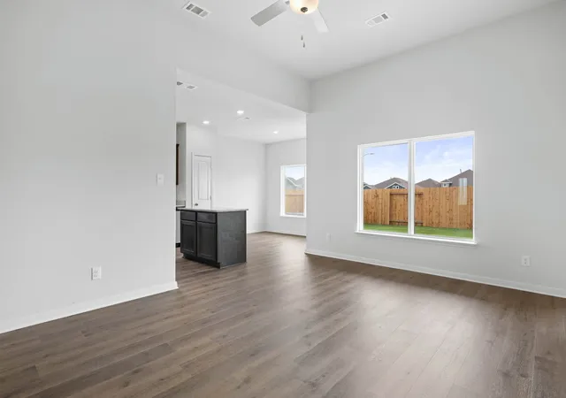 Photo 4 of Single family home for sale at 9609 Logan Square Dr, Fort Worth, TX 76140 | MLS# 21360244 | Listing updated on 2026-10-02