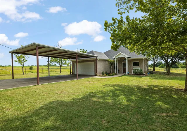 Photo 1 of Single family home for sale at 1172 County Rd 3710, Leonard, TX 75452 | MLS# 21360202 | Listing updated on 2026-08-14