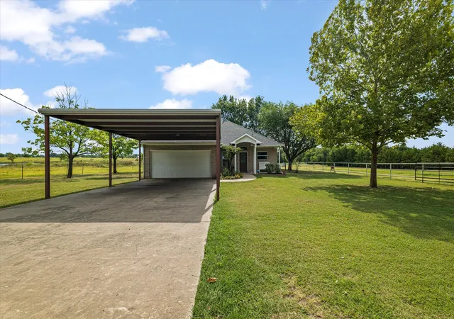 Photo 2 of Single family home for sale at 1172 County Rd 3710, Leonard, TX 75452 | MLS# 21360202 | Listing updated on 2026-08-14