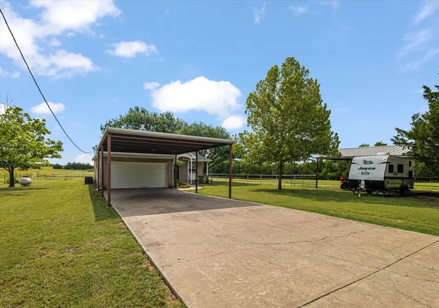 Photo 3 of Single family home for sale at 1172 County Rd 3710, Leonard, TX 75452 | MLS# 21360202 | Listing updated on 2026-08-14
