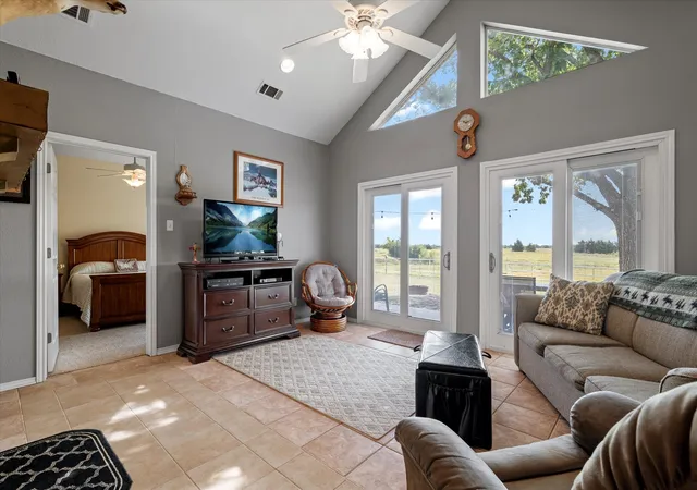 Photo 4 of Single family home for sale at 1172 County Rd 3710, Leonard, TX 75452 | MLS# 21360202 | Listing updated on 2026-08-14
