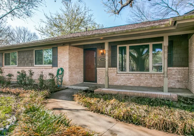Photo 2 of Single family home for sale at 1315 Greenbriar St, Denton, TX 76201 | MLS# 21334139 | Listing updated on 2026-08-18