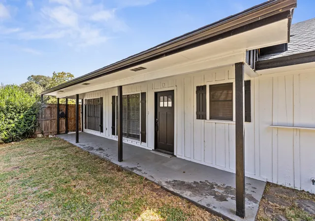 Photo 1 of Single family home for sale at 1700 Laurel Lake Dr, Waco, TX 76710 | MLS# 21360184 | Listing updated on 2026-09-01