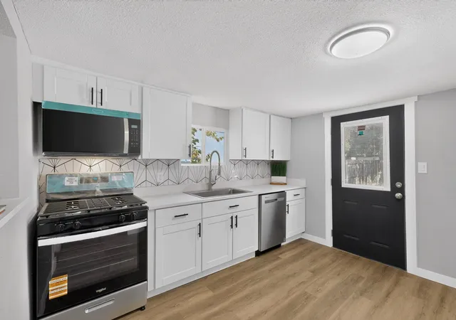 Photo 3 of Single family home for sale at 4107 Rockford Dr, Dallas, TX 75211 | MLS# 21357847 | Listing updated on 2026-10-07