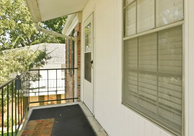 Photo 3 of Condo for sale at 3820 Fairfield Ave, Shreveport, LA 71104 | MLS# 21360211 | Listing updated on 2026-09-17