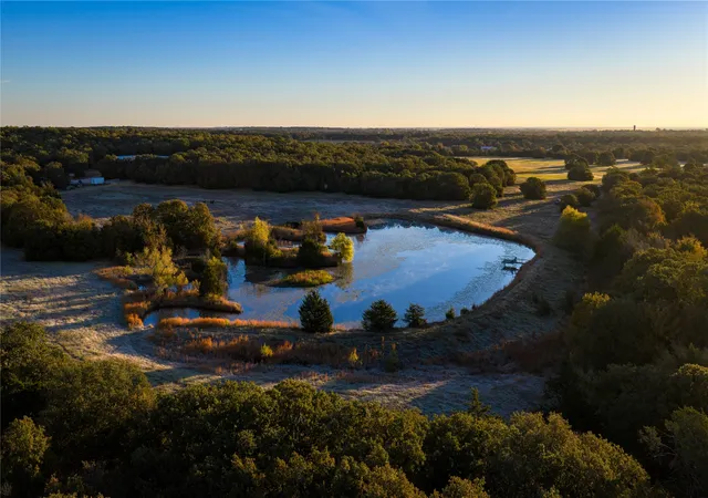 Photo 1 of Single family home for sale at 1210a County Road 232, Collinsville, TX 76233 | MLS# 21359968 | Listing updated on 2026-08-15
